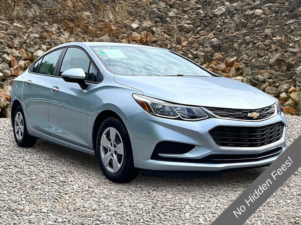 Used 2018 Chevrolet Cruze LS FWD image 1