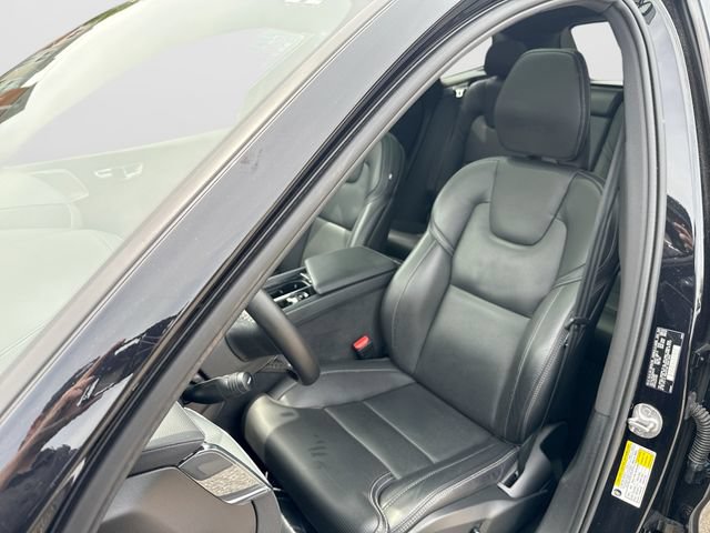 Certified 2024 Volvo XC60 B5 Ultimate AWD/4WD image 16