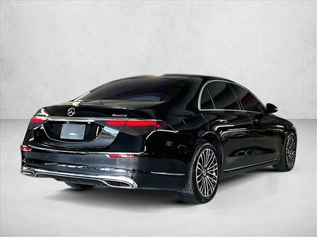 Used 2024 Mercedes-Benz S 580e 4MATIC Sedan image 2