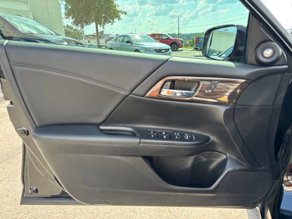 Used 2016 Honda Accord EX-L image 13