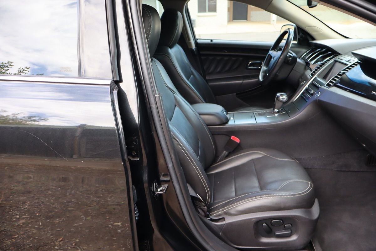 Used 2010 Ford Taurus Limited image 21