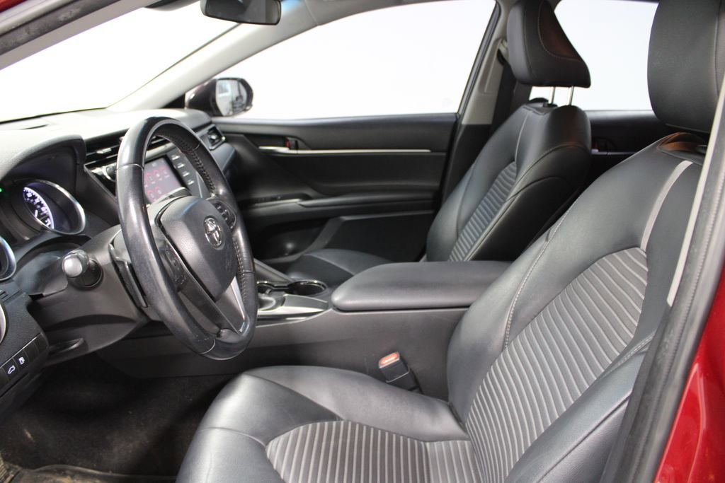 Used 2018 Toyota Camry SE image 14