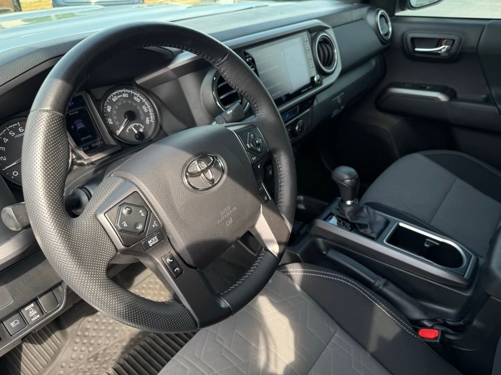 Used 2022 Toyota Tacoma TRD Sport AWD/4WD image 14