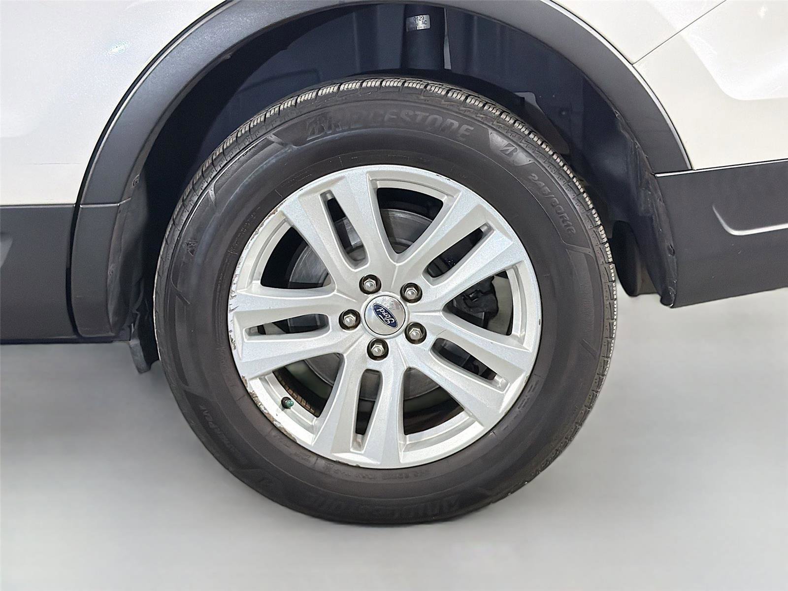 Used 2019 Ford Explorer XLT w/ Equipment Group 202A AWD/4WD image 26