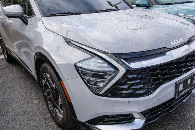 Certified 2023 Kia Sportage SX FWD image 2