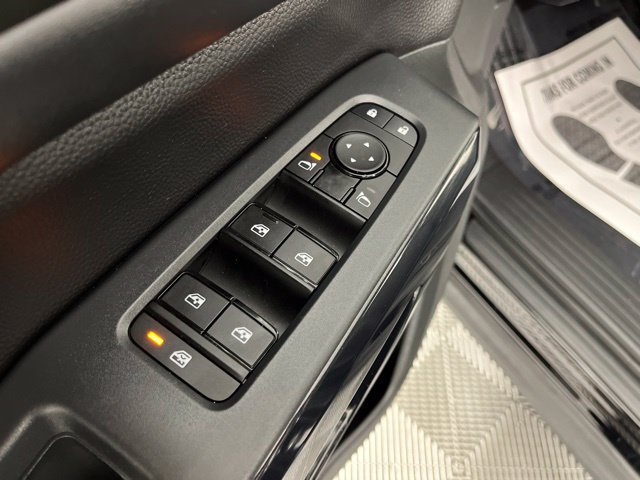 Used 2025 Nissan Pathfinder SV w/ SV Premium Package AWD/4WD image 33