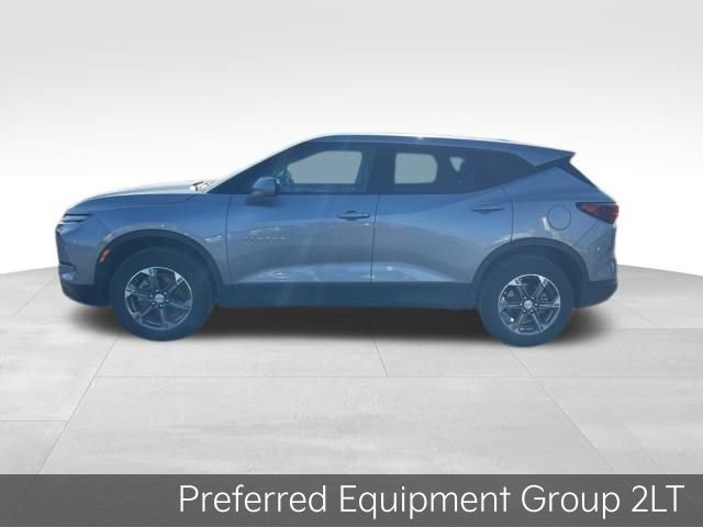 Used 2025 Chevrolet Blazer LT image 4