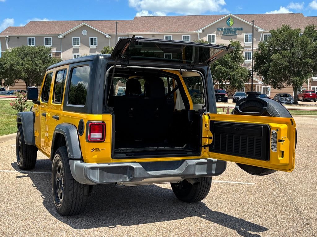 Used 2018 Jeep Wrangler Unlimited Sport AWD/4WD image 7