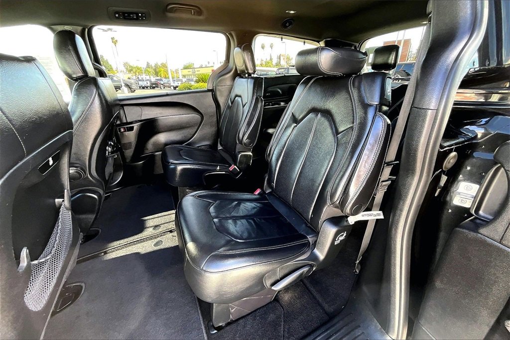 Used 2018 Chrysler Pacifica Touring-L w/ Premium Audio Group image 27