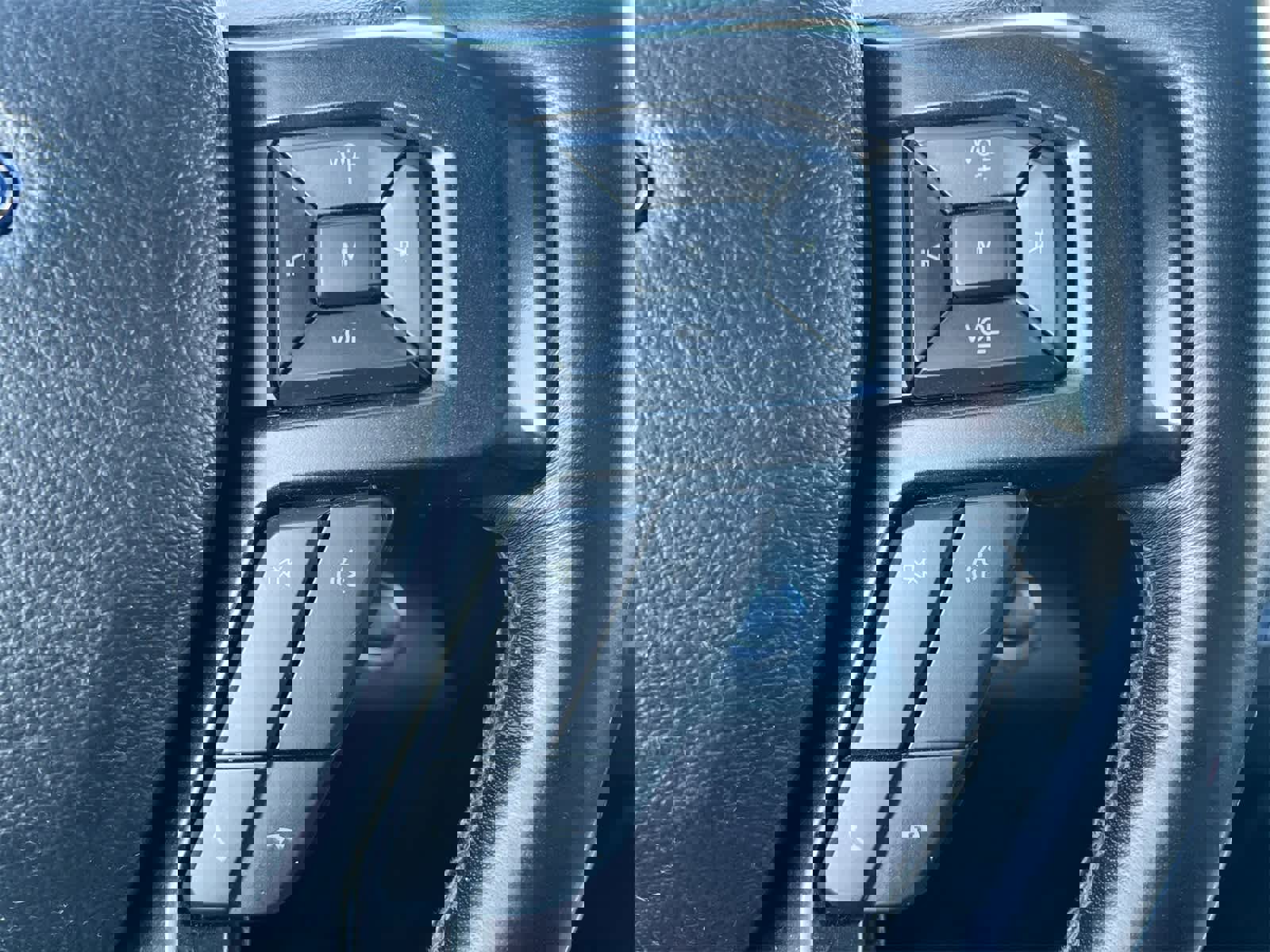 Used 2018 Ford Expedition Limited image 24