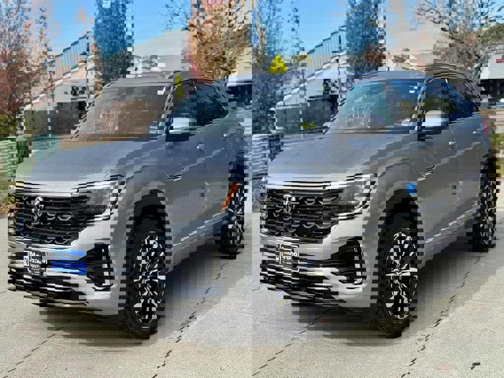 New 2026 Volkswagen Atlas Cross Sport SEL Premium R-Line image 4