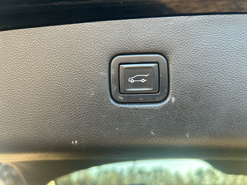 Used 2020 Chevrolet Blazer Premier w/ Driver Confidence II Package image 11