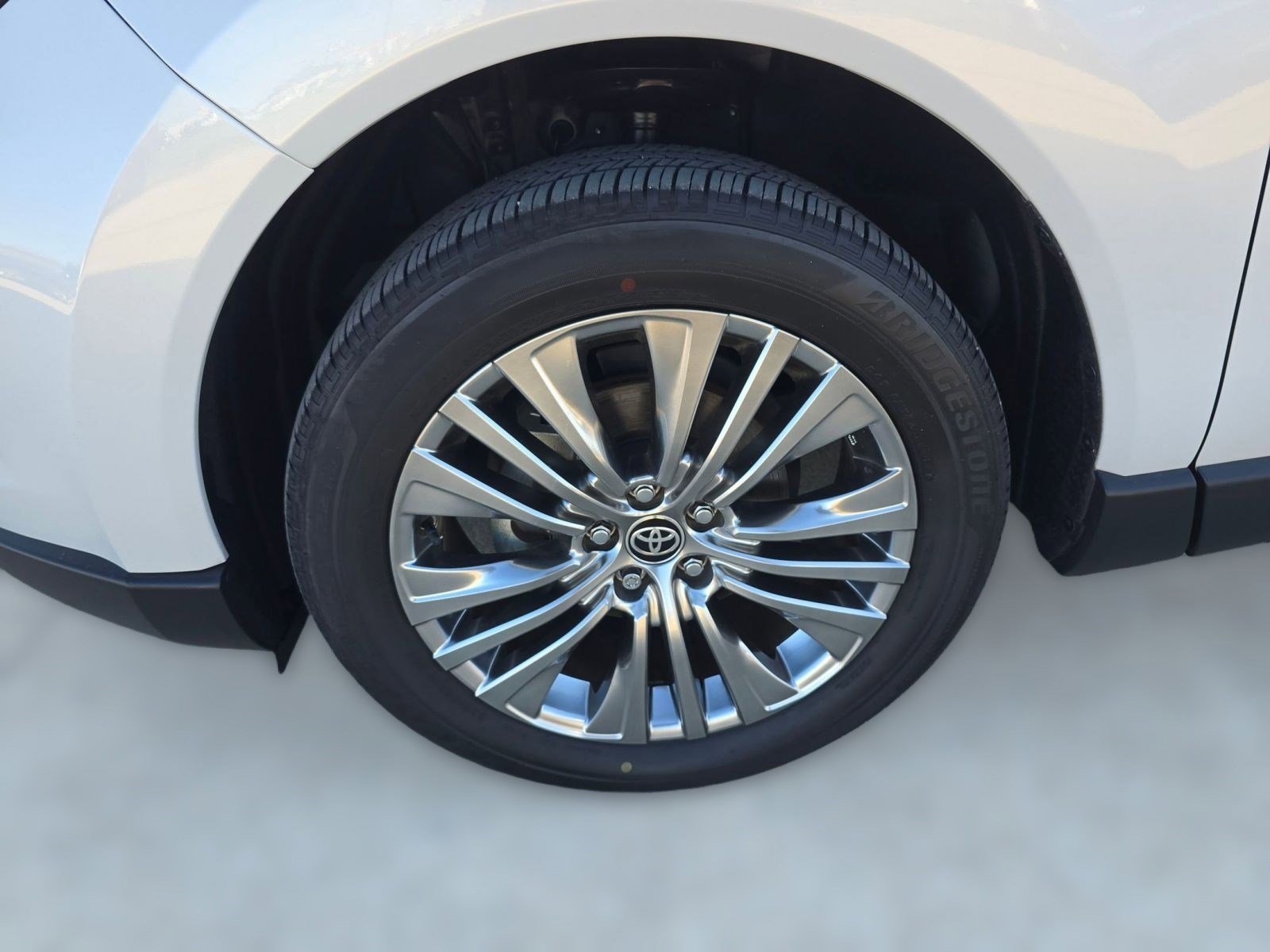 Used 2023 Toyota Venza Limited image 34