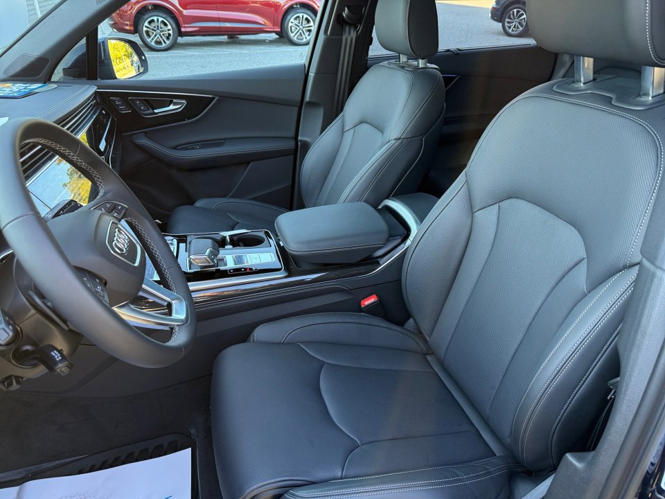 Used 2025 Audi Q7 3.0T Prestige image 30