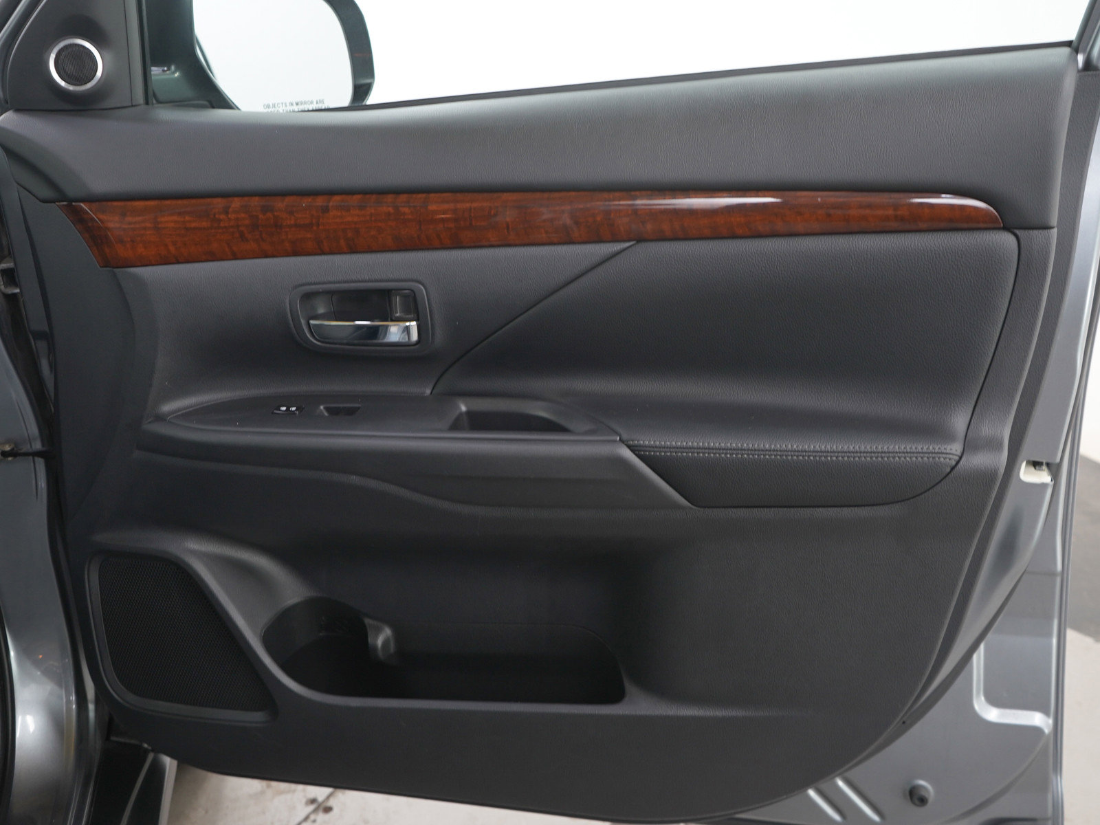 Used 2014 Mitsubishi Outlander SE AWD/4WD image 12