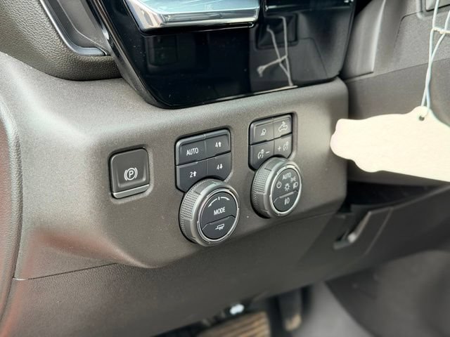 Used 2022 Chevrolet Silverado 1500 LT Trail Boss w/ Convenience Package II AWD/4WD image 9