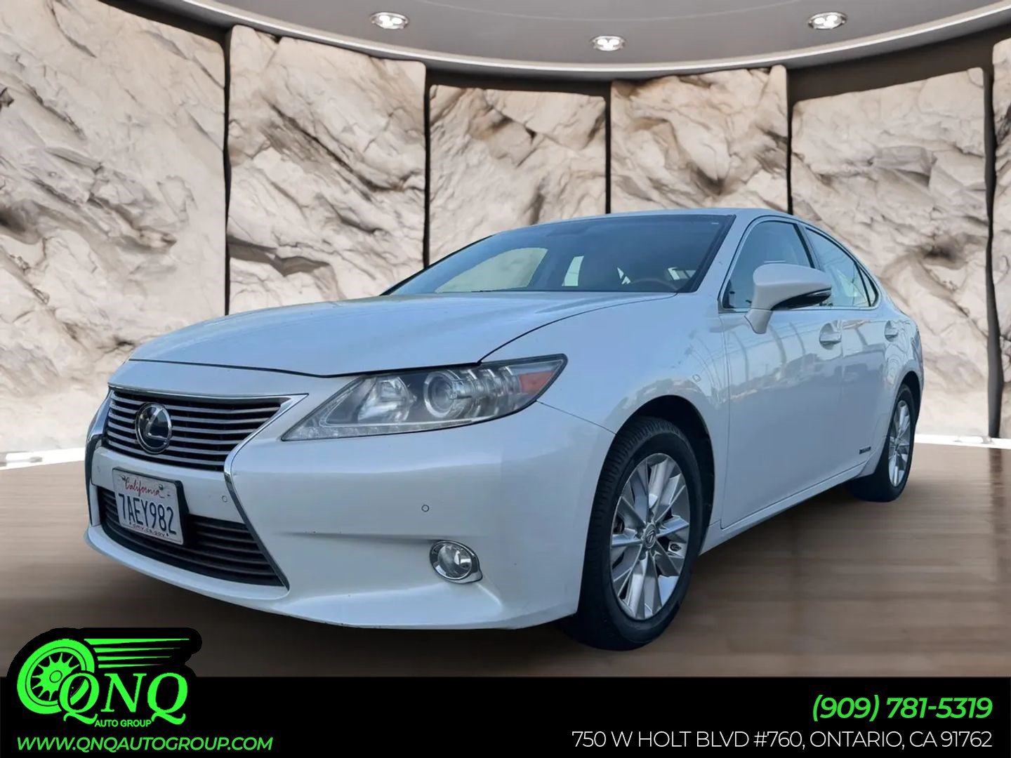 Used 2013 Lexus ES 300h w/ Luxury Pkg FWD image 1