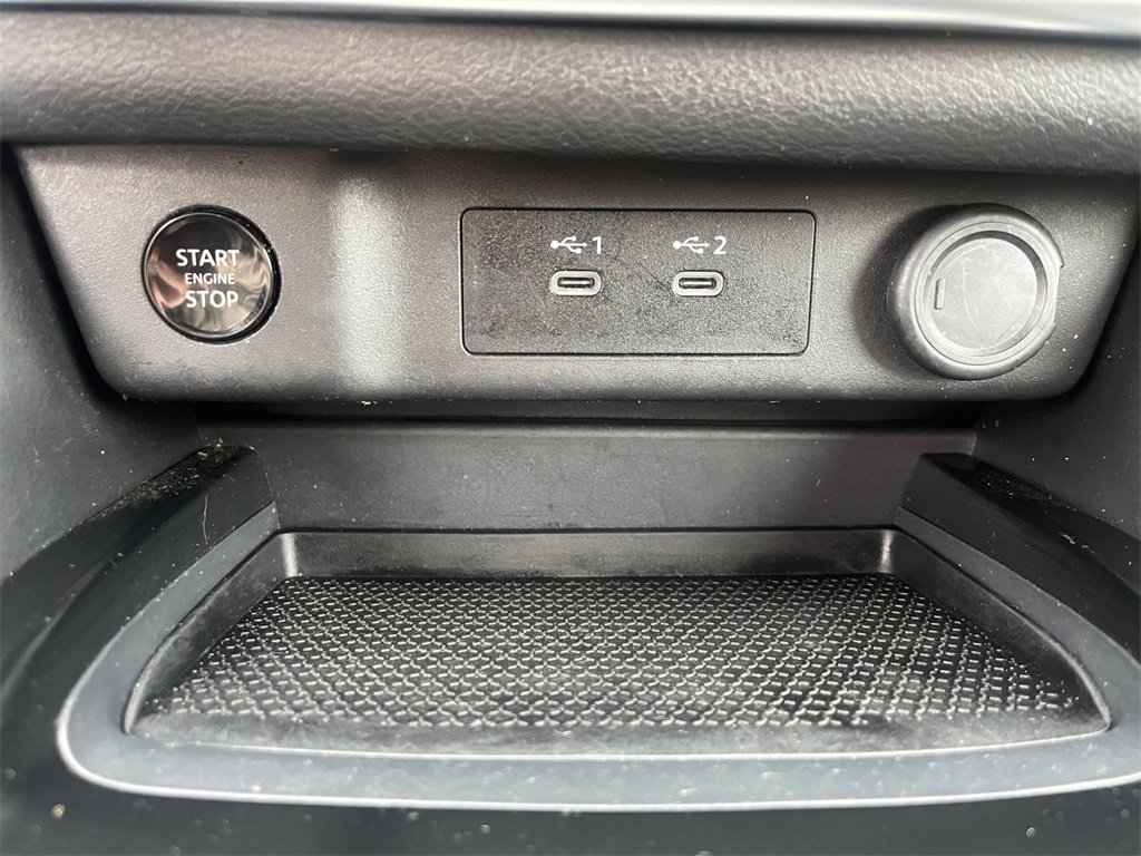 Used 2024 Nissan Rogue SV image 12