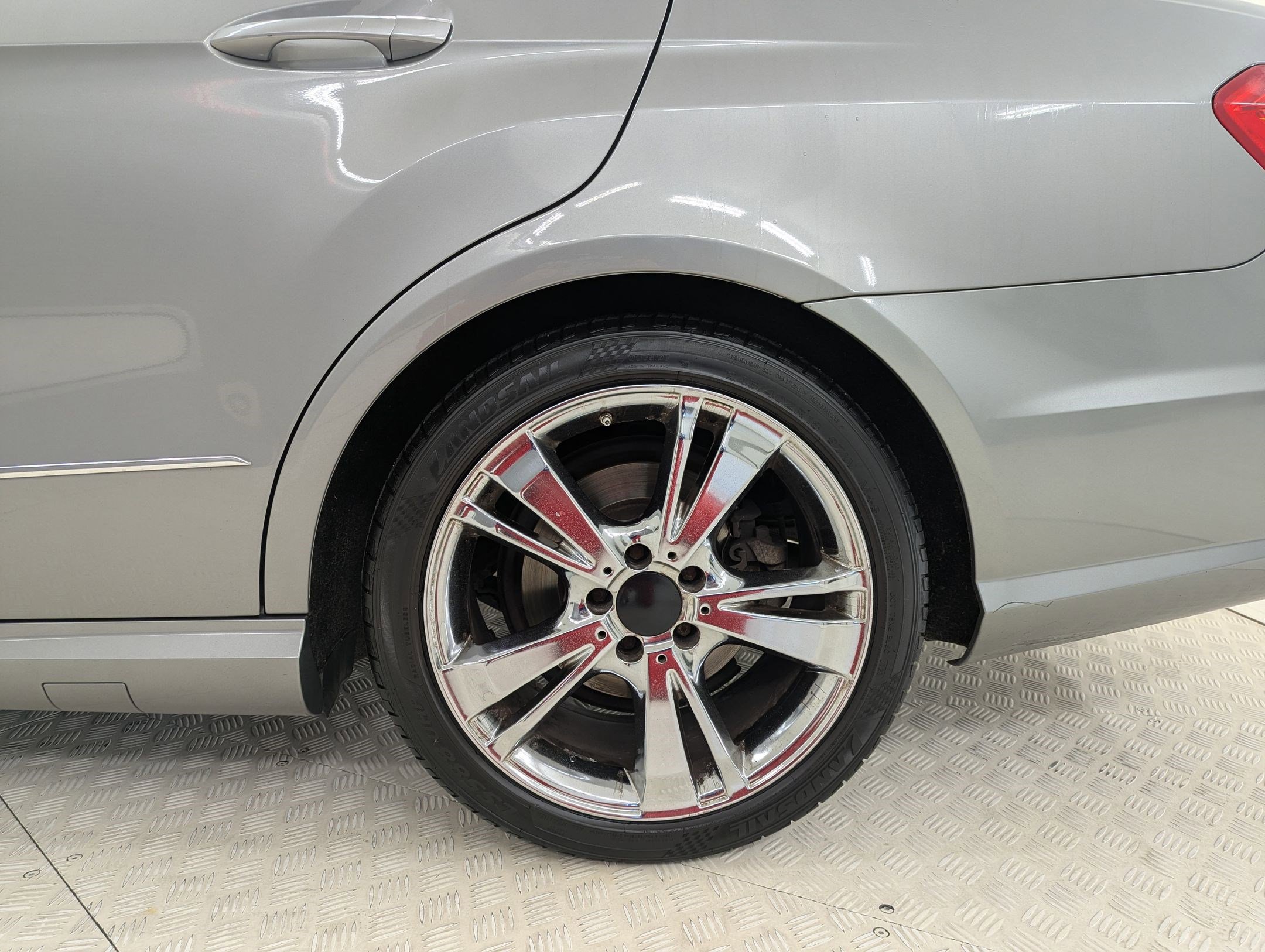 Used 2012 Mercedes-Benz E 350 4MATIC Sedan image 10