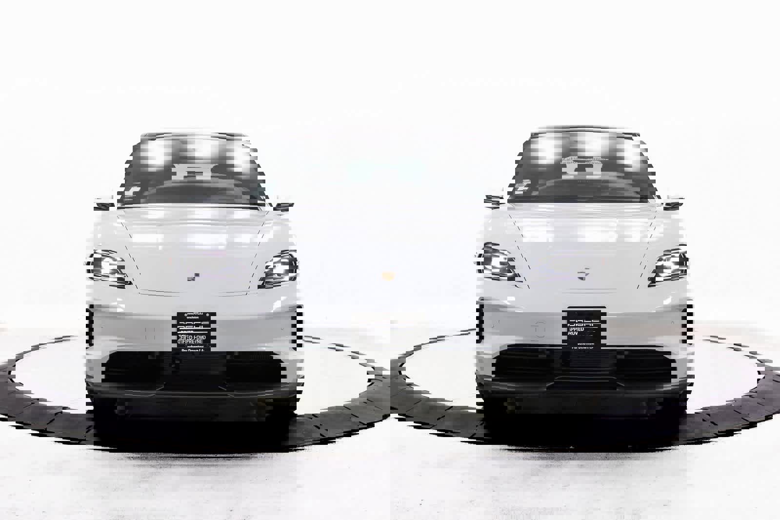 Certified 2025 Porsche Taycan image 10