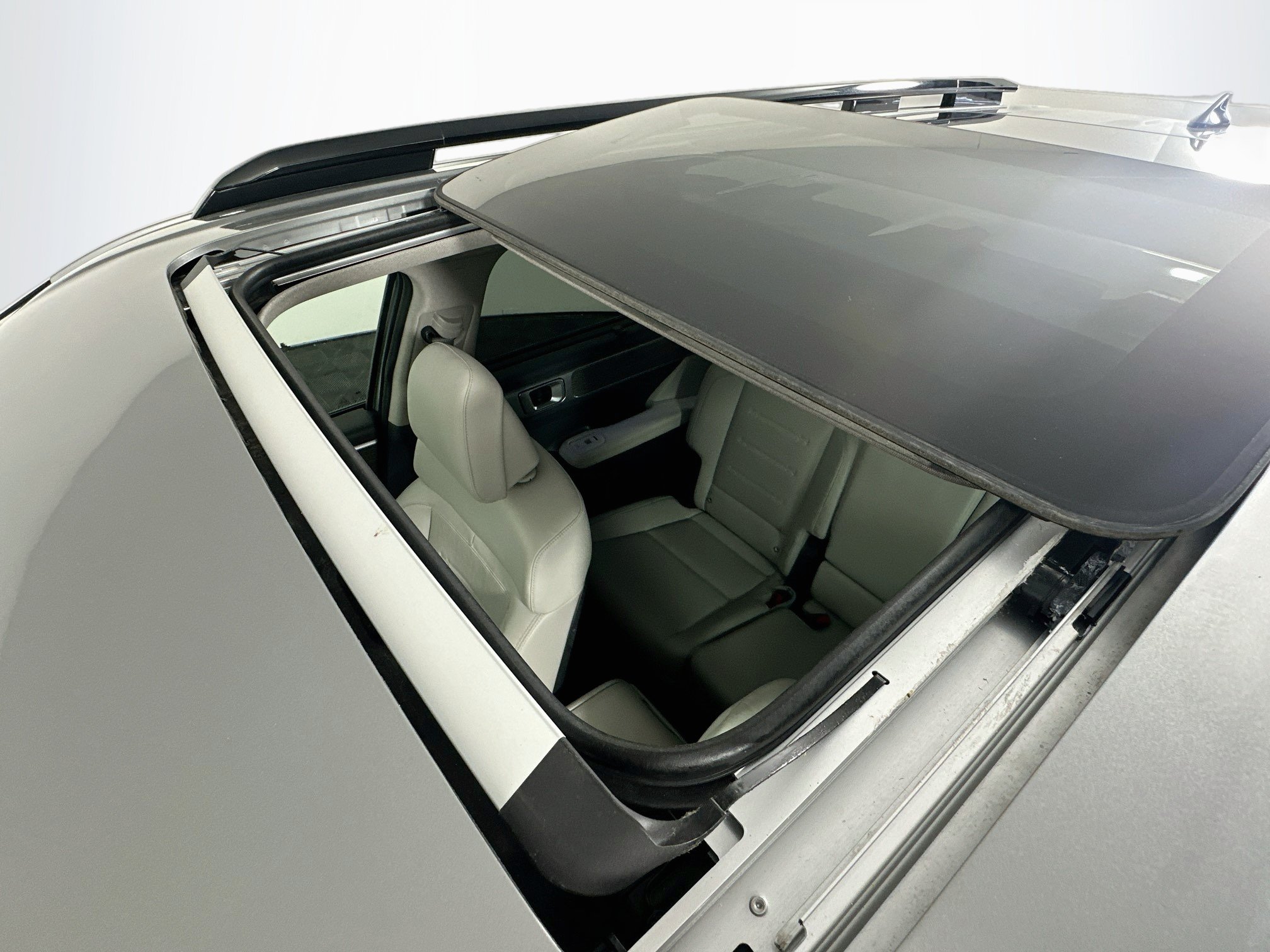 Used 2025 Hyundai Santa Fe Limited FWD image 27