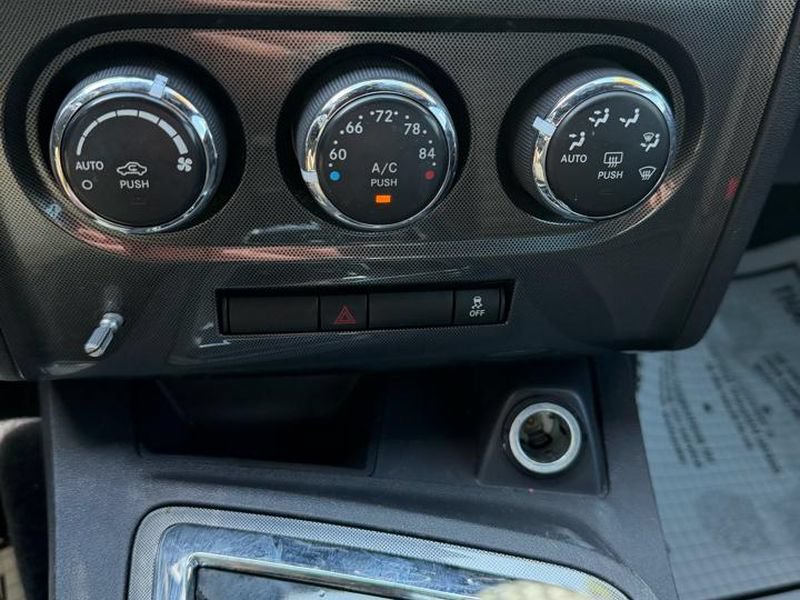 Used 2014 Dodge Challenger SXT RWD image 15