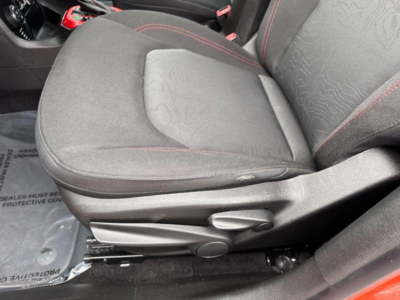 Used 2015 Jeep Renegade Trailhawk w/ Cold Weather Group image 14