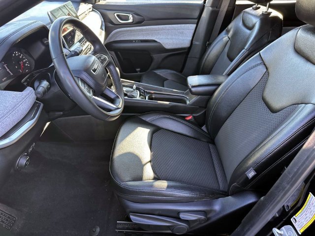 Used 2024 Jeep Compass Latitude AWD/4WD image 11