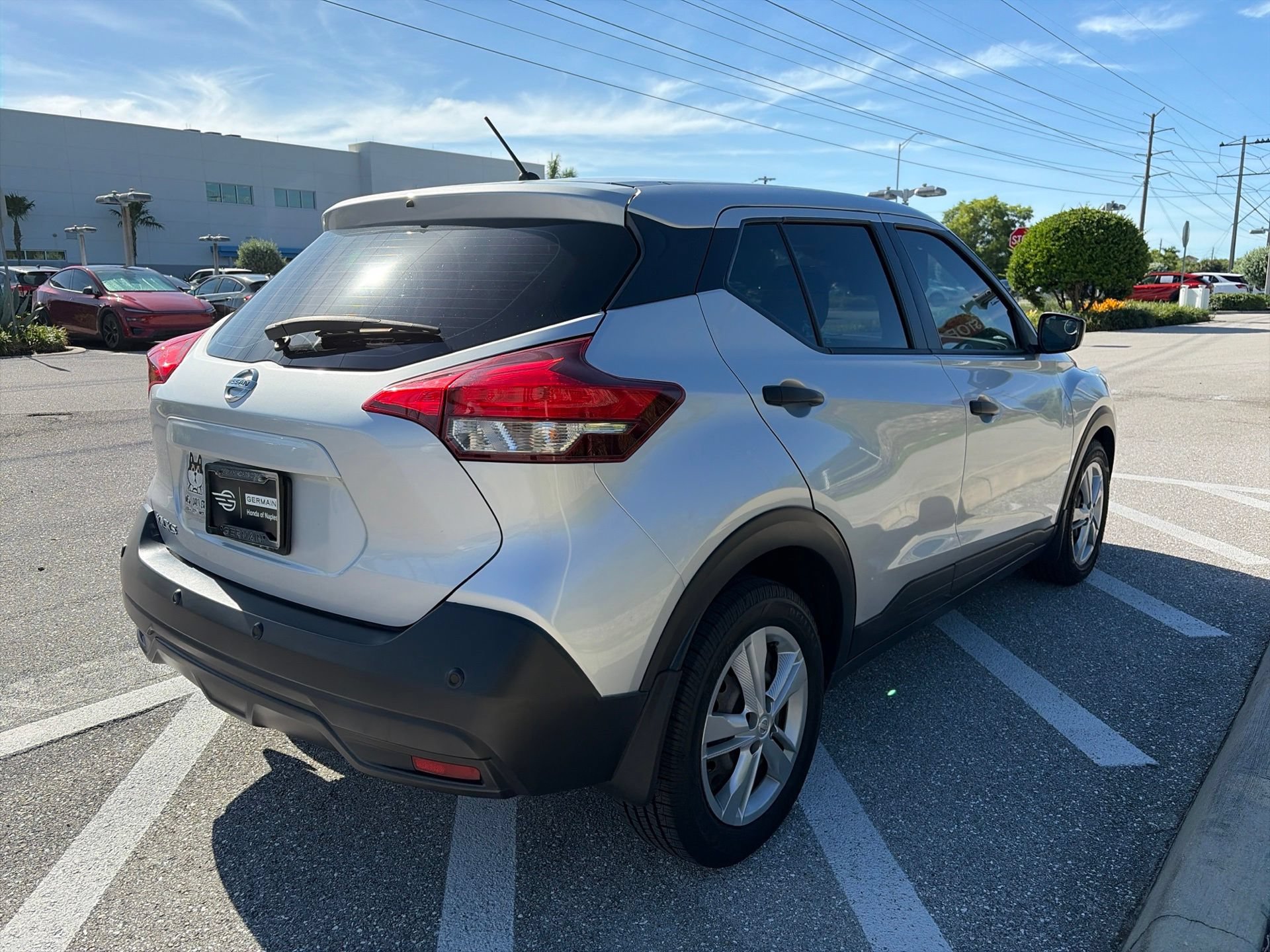 Used 2020 Nissan Kicks S FWD image 7