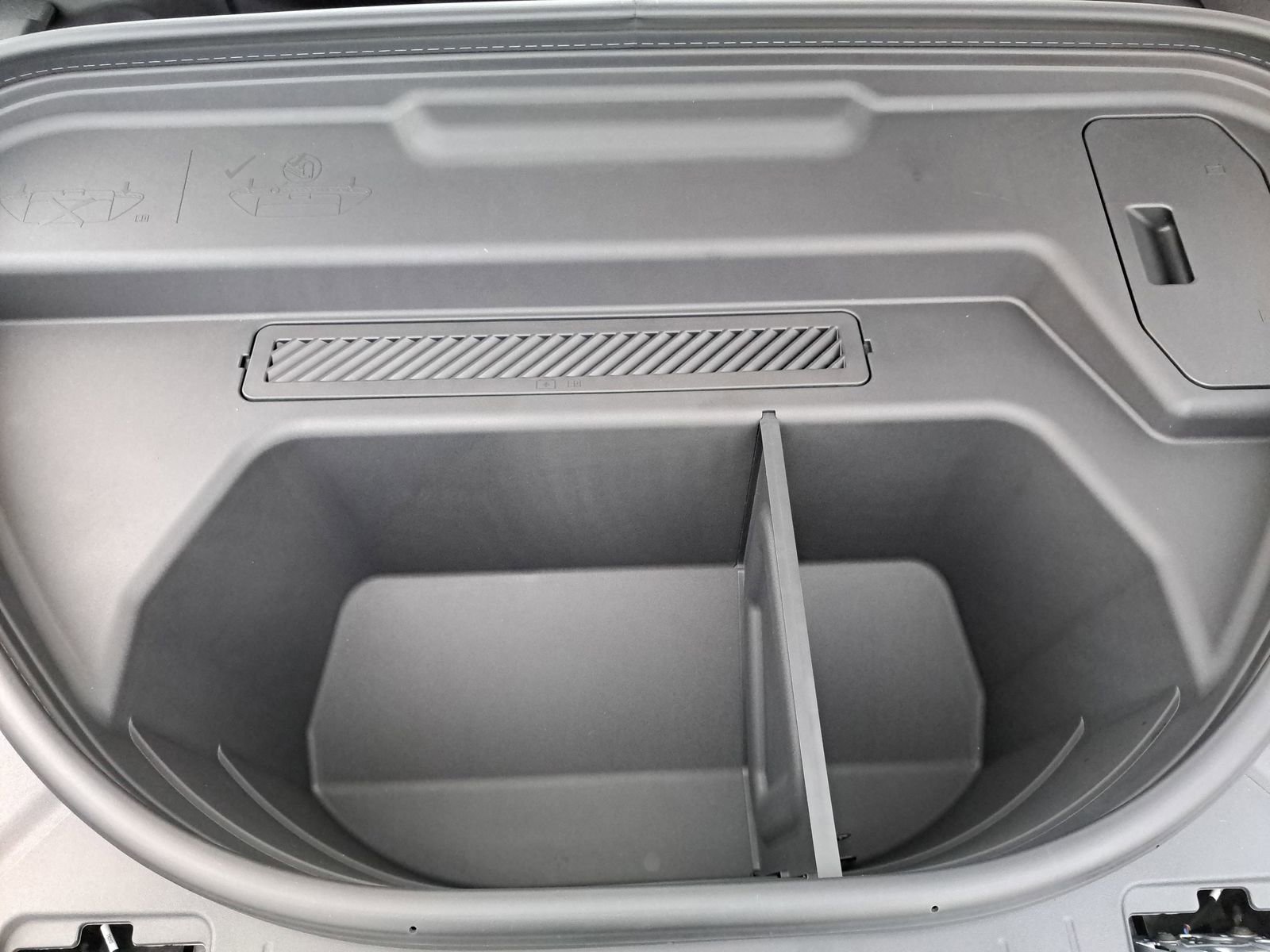 New 2025 Audi Q6 e-tron Premium Plus AWD/4WD image 35