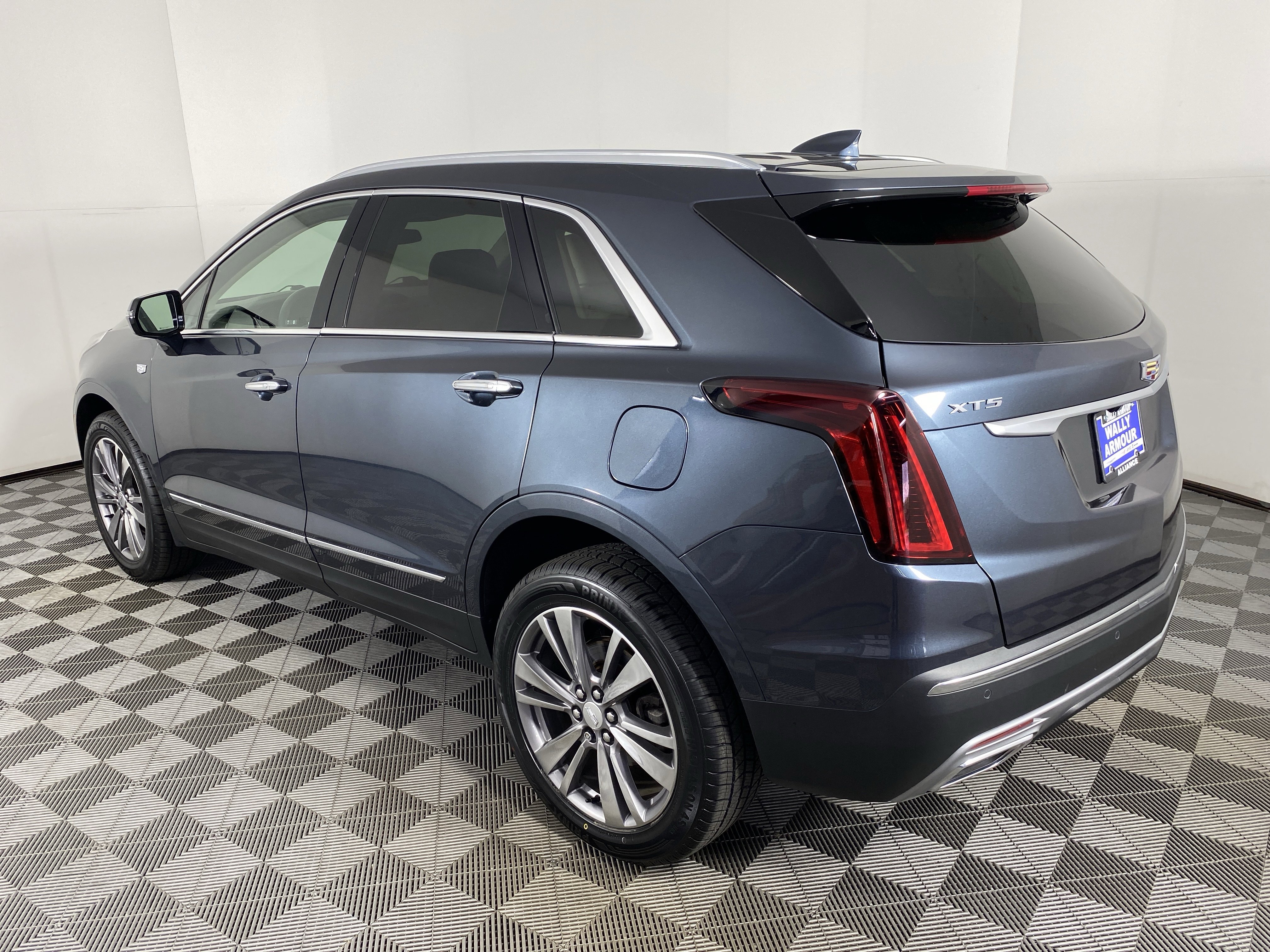 Used 2021 Cadillac XT5 Premium Luxury image 11