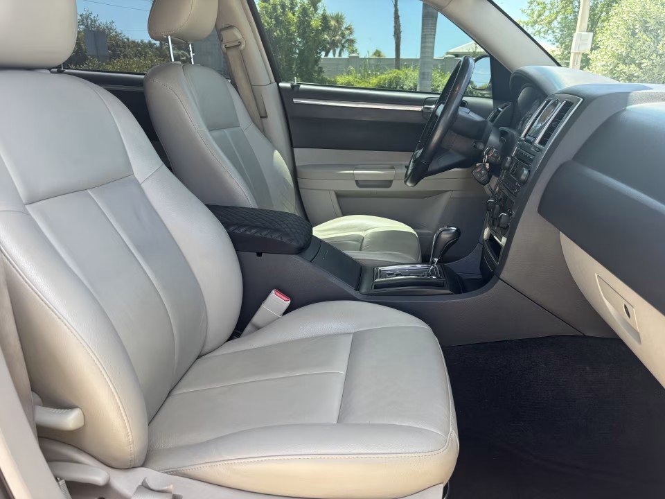 Used 2006 Chrysler 300 Touring RWD image 19