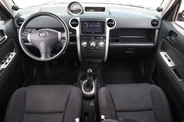 Used 2004 Scion xB FWD image 2