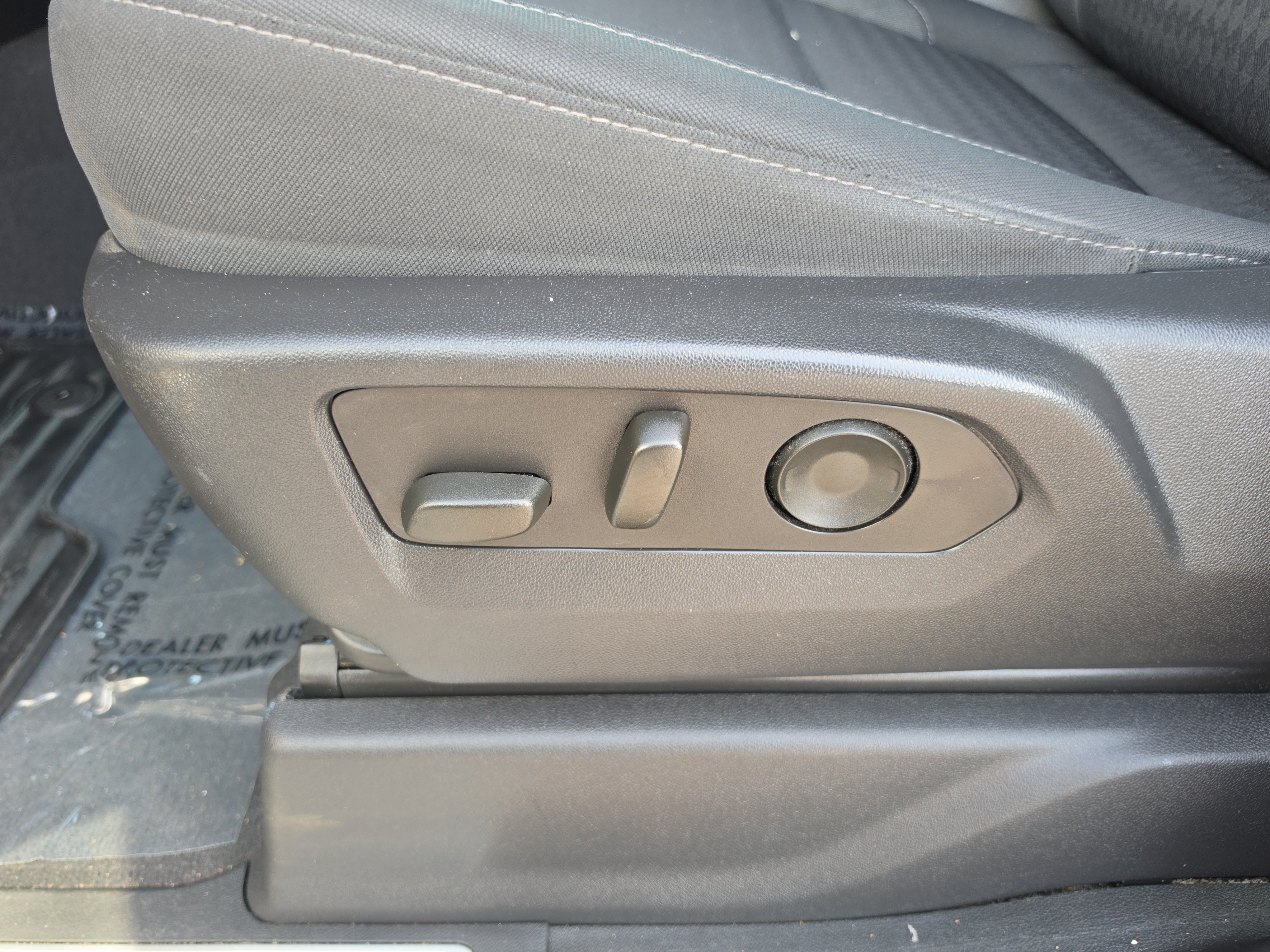 Certified 2023 Chevrolet Silverado 1500 LT AWD/4WD image 17
