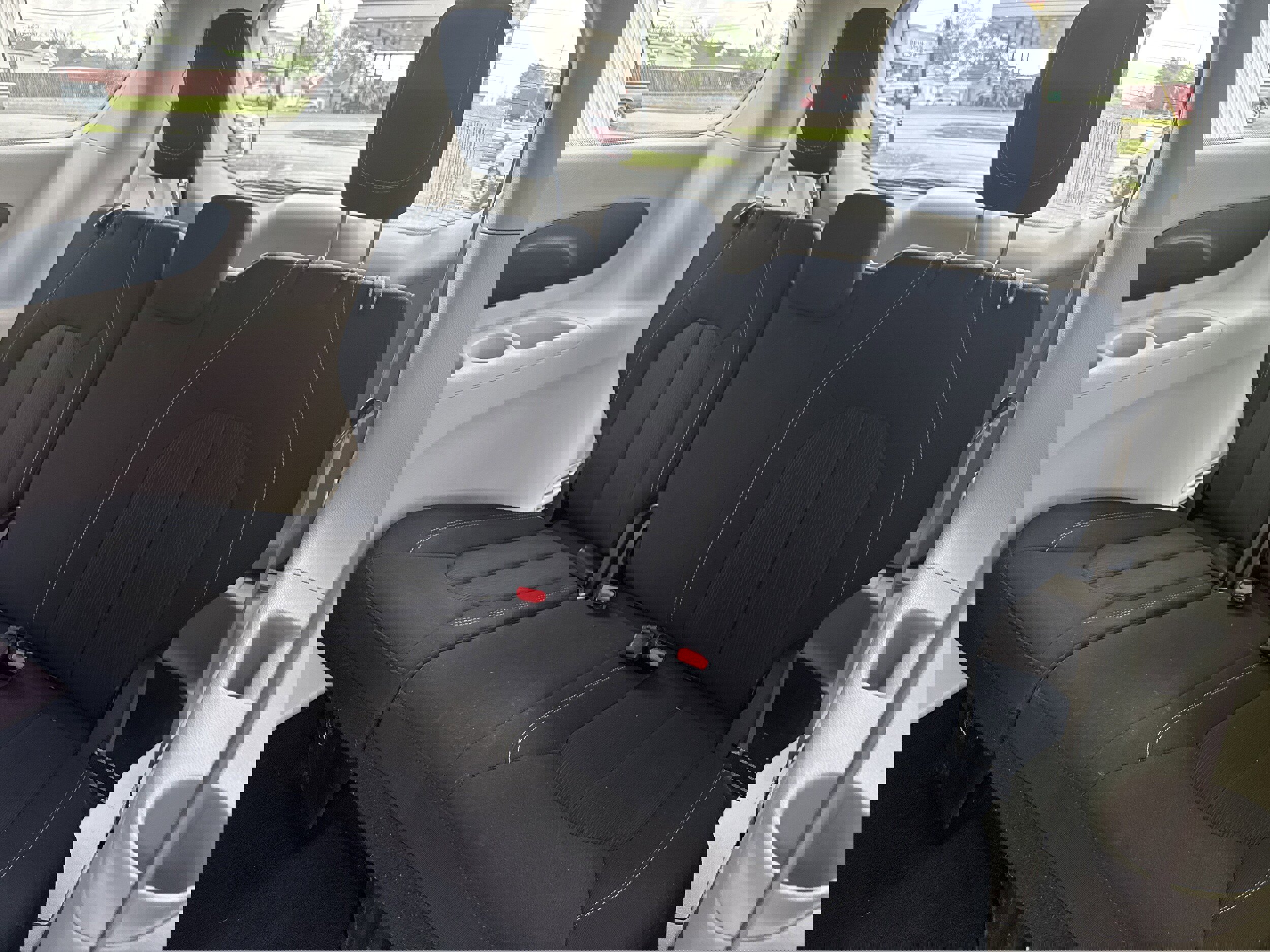 Used 2023 Chrysler Voyager LX image 8