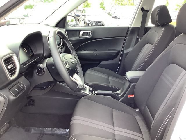 Certified 2026 Hyundai Venue SEL FWD image 17