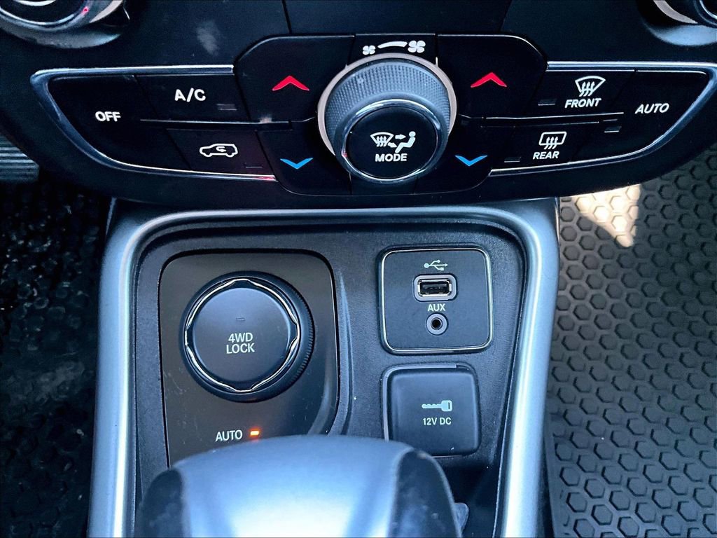 Used 2018 Jeep Compass Latitude w/ Popular Equipment Group image 30