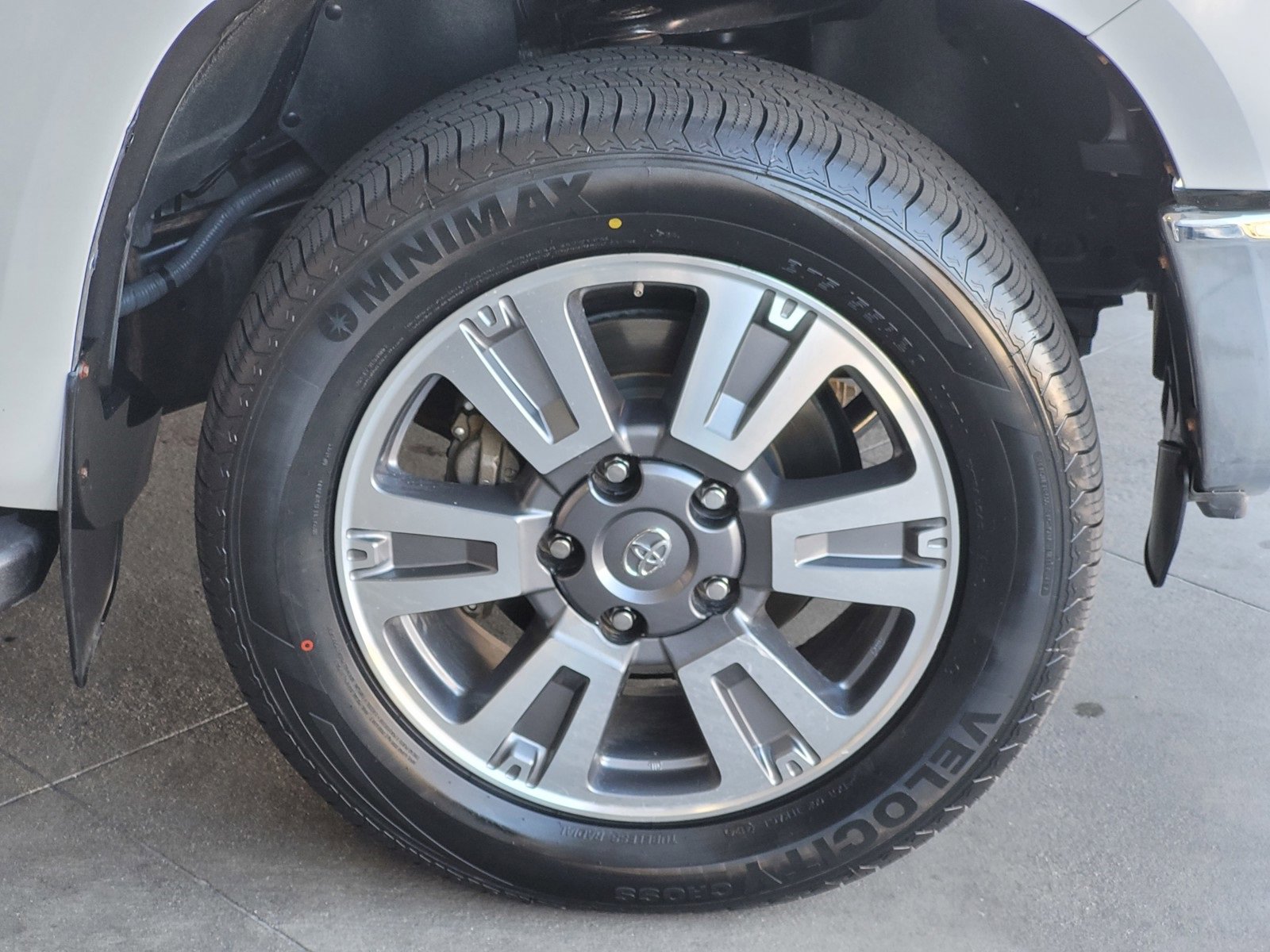 Used 2021 Toyota Tundra Platinum image 5