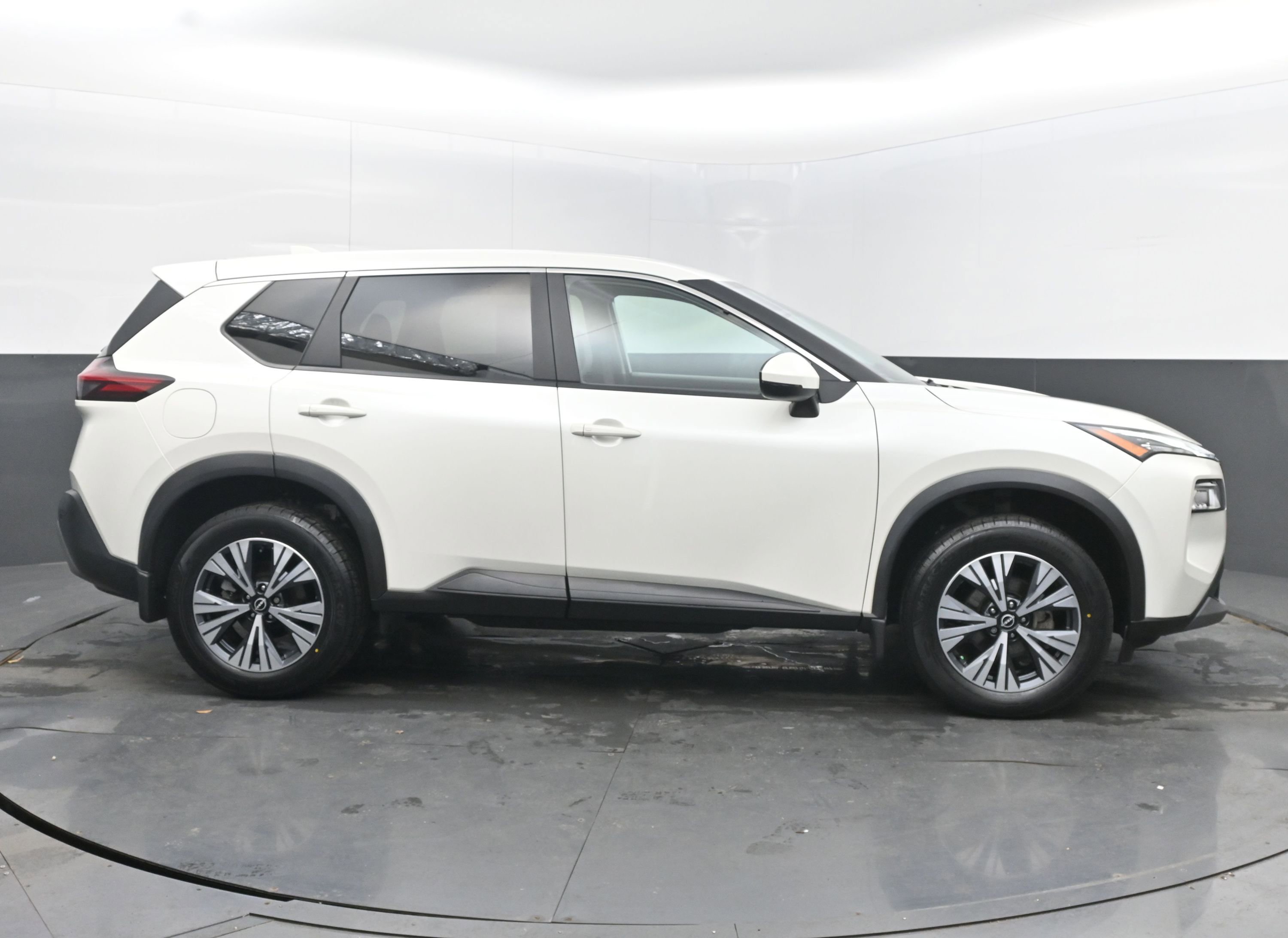 Certified 2023 Nissan Rogue SV image 8