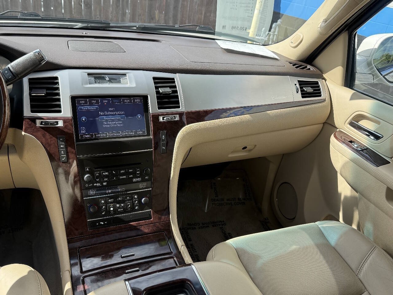 Used 2014 Cadillac Escalade Luxury AWD/4WD image 9