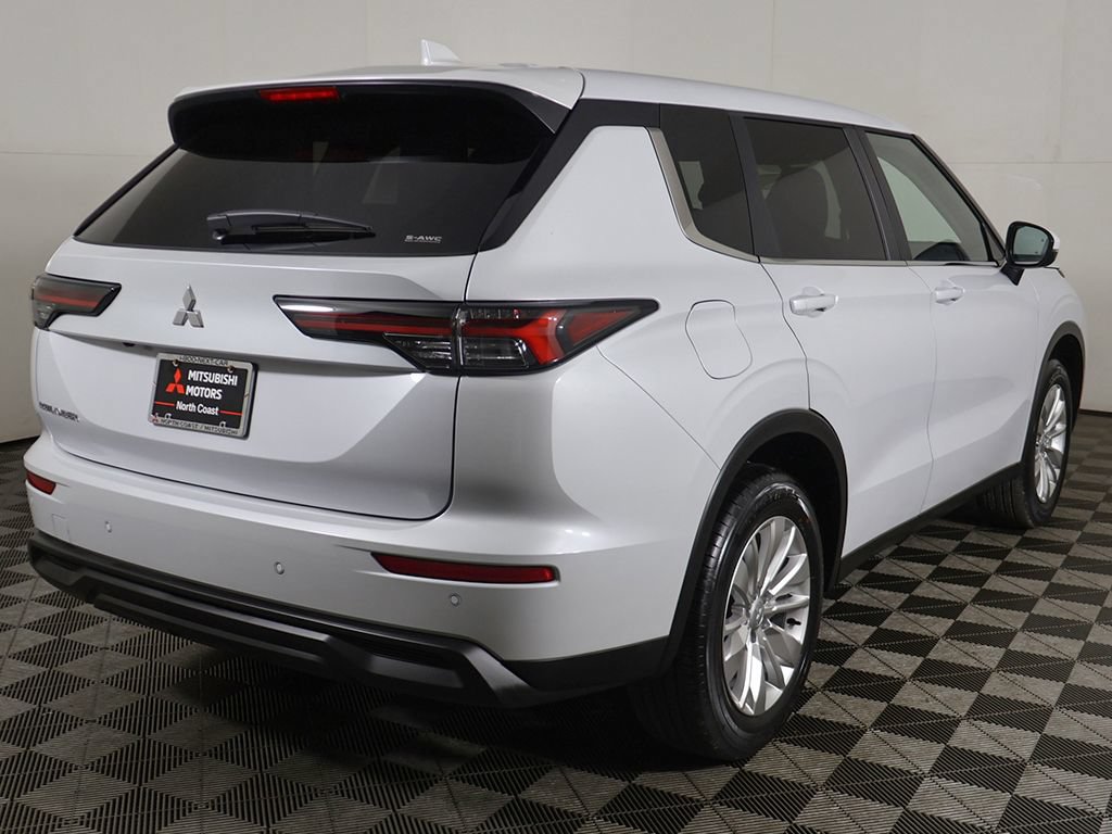 New 2026 Mitsubishi Outlander ES AWD/4WD image 11