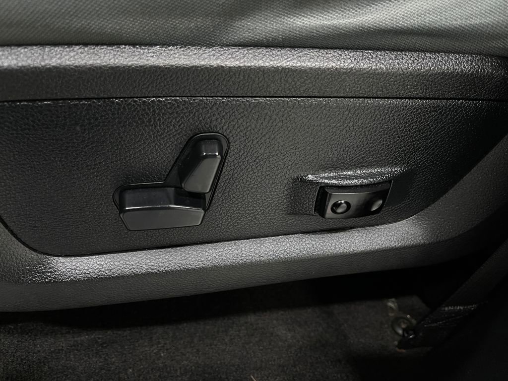 Used 2017 RAM 1500 Big Horn image 16