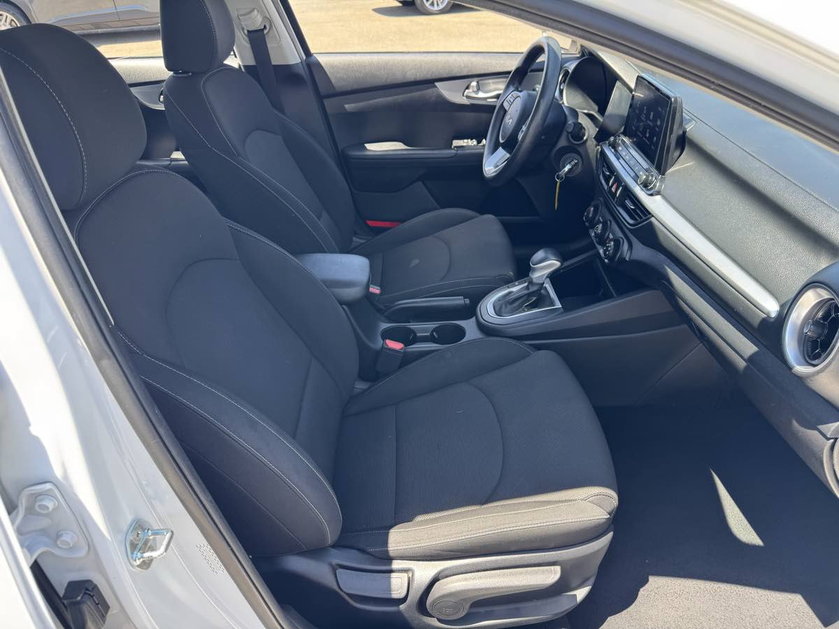 Used 2022 Kia Forte LXS FWD image 12