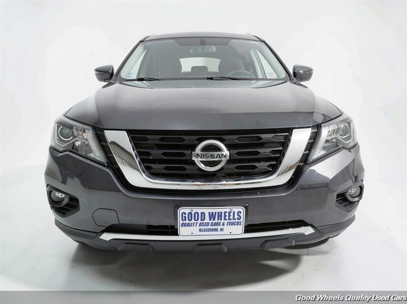 Used 2019 Nissan Pathfinder Platinum AWD/4WD image 2