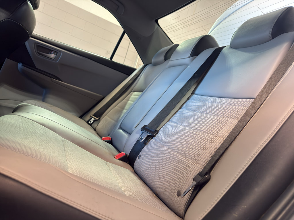 Used 2016 Toyota Camry SE FWD image 30