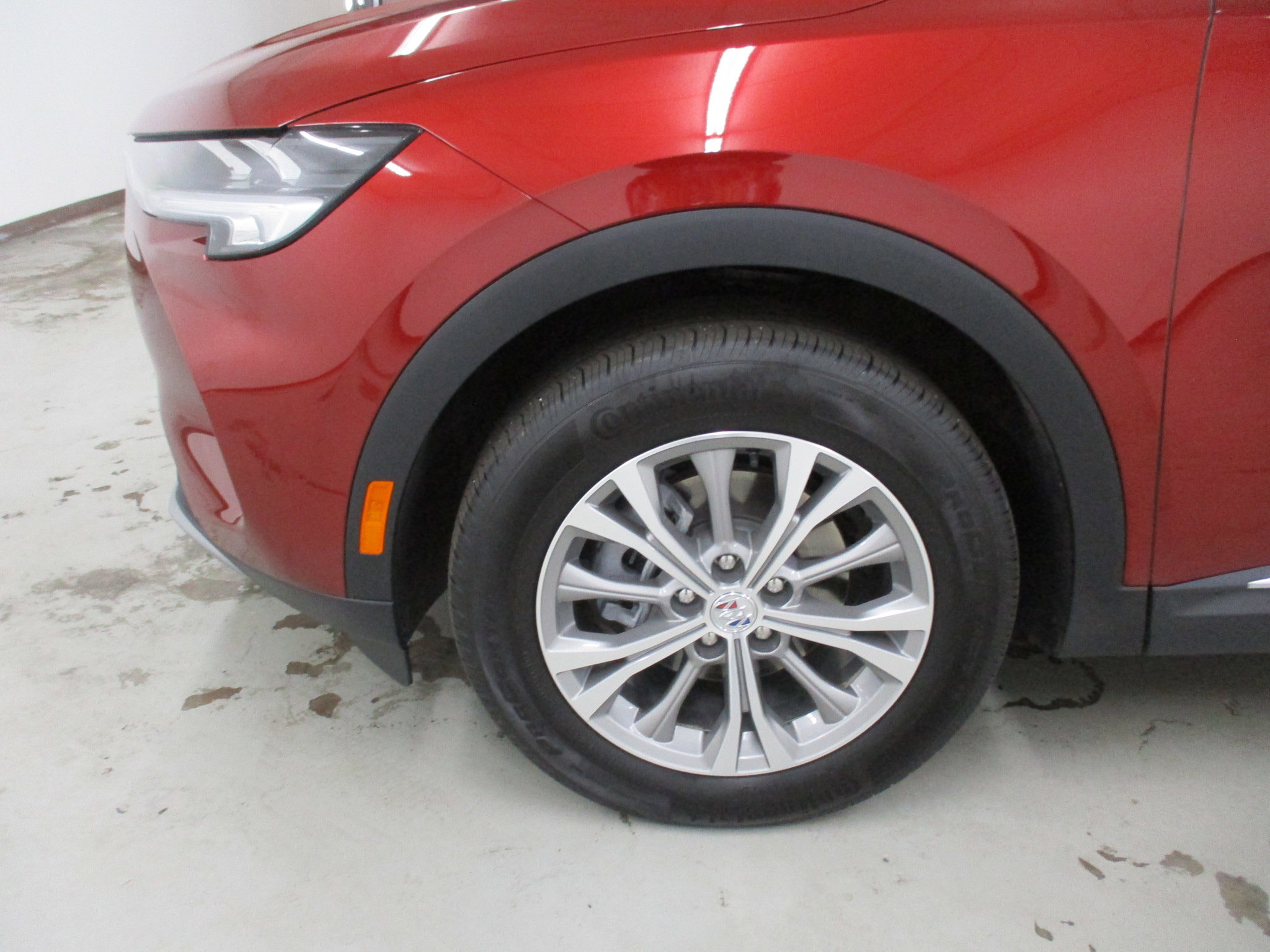 Used 2023 Buick Envision Preferred image 4