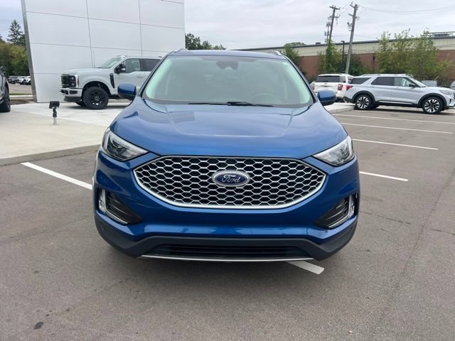 Used 2024 Ford Edge SEL w/ Convenience Package AWD/4WD image 2