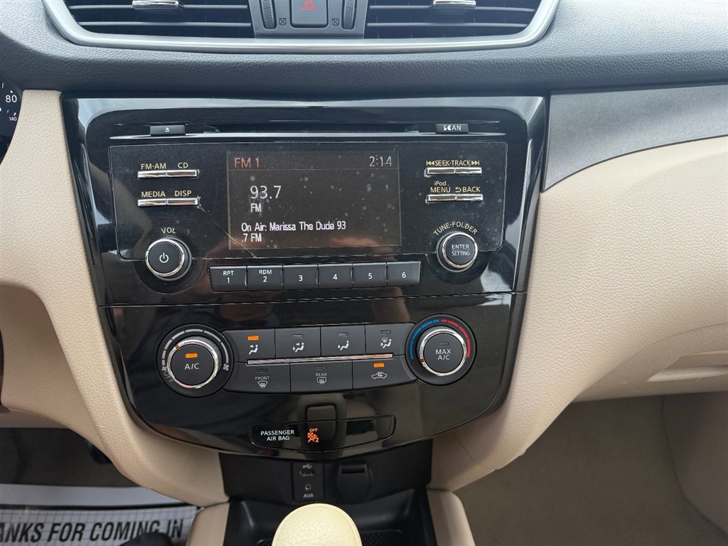 Used 2015 Nissan Rogue S image 18