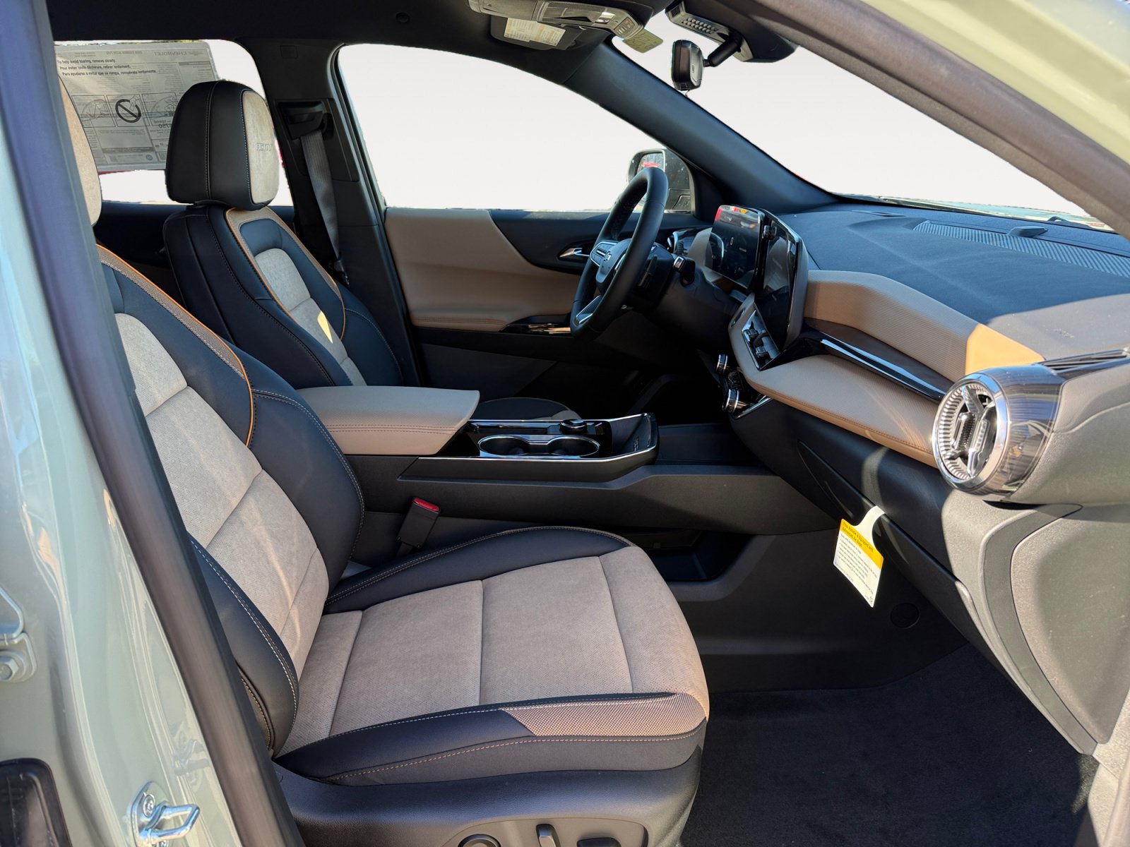 New 2026 Chevrolet Equinox ACTIV w/ Convenience Package III FWD image 15