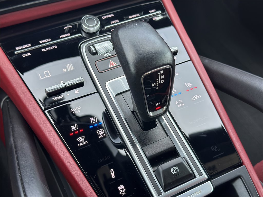 Used 2022 Porsche Cayenne GTS image 32